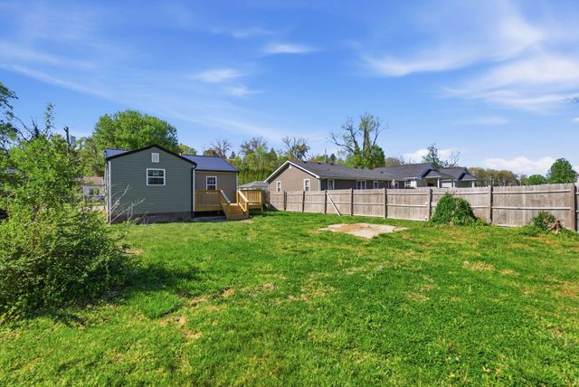 206 Dinsmore Street, Berea, KY 40403