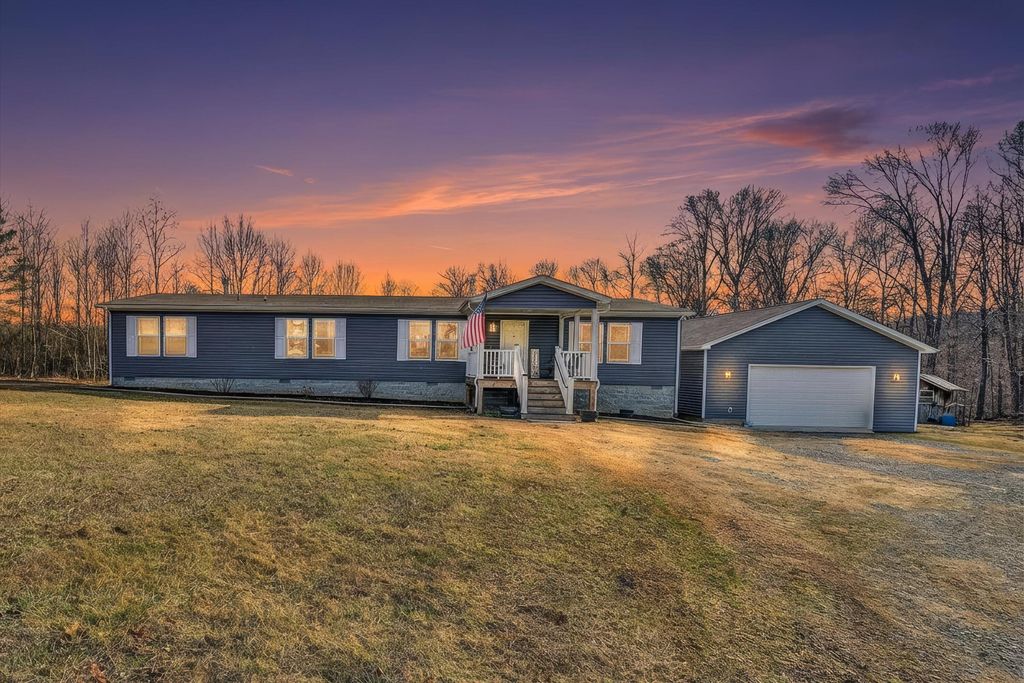 1152 Wirtz RD, Wirtz, VA 24184