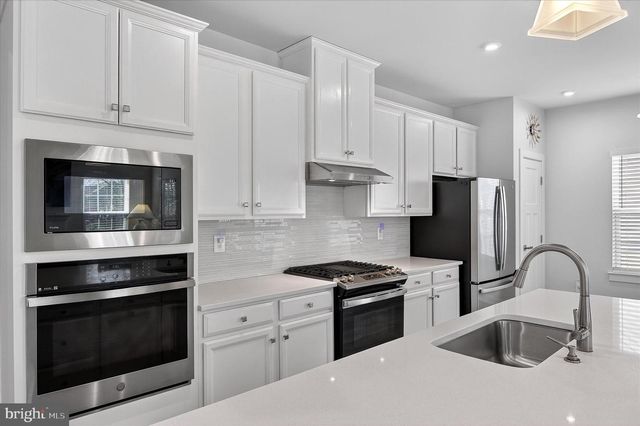 2650 SKEETER CT, Waldorf, MD 20603