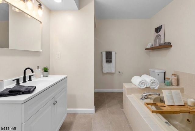 163 Marion Dr, West Orange Twp., NJ 07052