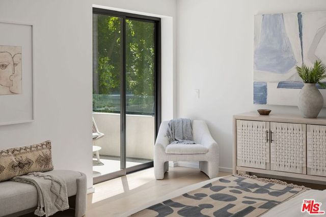 1712 N Beverly Glen Boulevard, Los Angeles, CA 90077