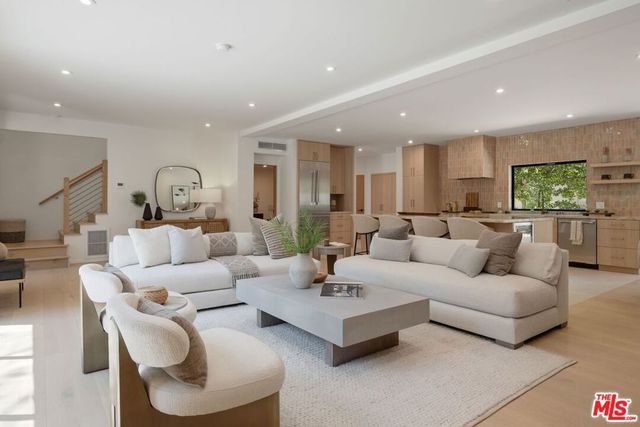 1712 N Beverly Glen Boulevard, Los Angeles, CA 90077