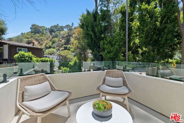 1712 N Beverly Glen Boulevard, Los Angeles, CA 90077