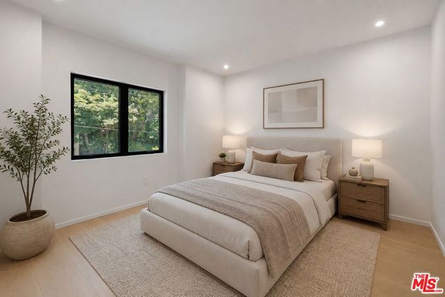1712 N Beverly Glen Boulevard, Los Angeles, CA 90077