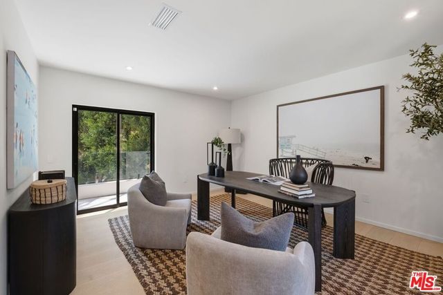 1712 N Beverly Glen Boulevard, Los Angeles, CA 90077