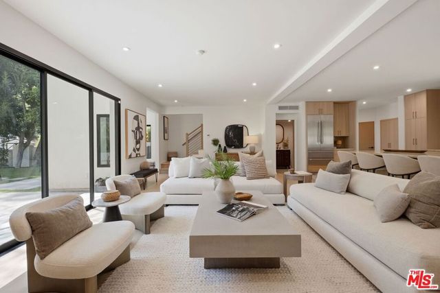 1712 N Beverly Glen Boulevard, Los Angeles, CA 90077