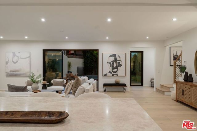 1712 N Beverly Glen Boulevard, Los Angeles, CA 90077