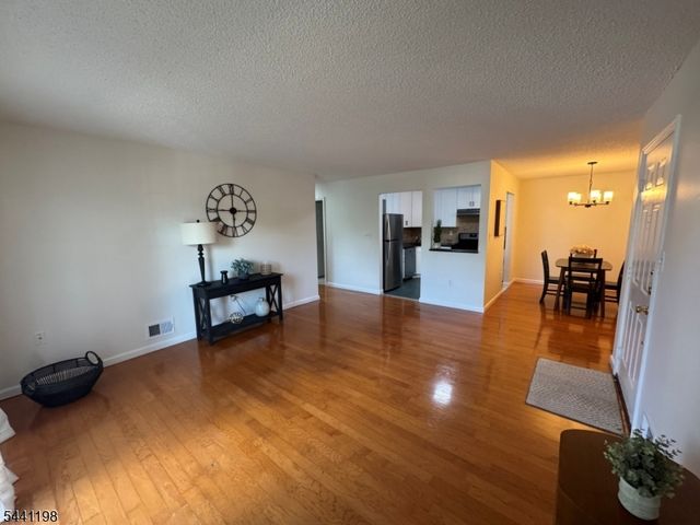 101 Reading Cir, Bridgewater Twp., NJ 08807