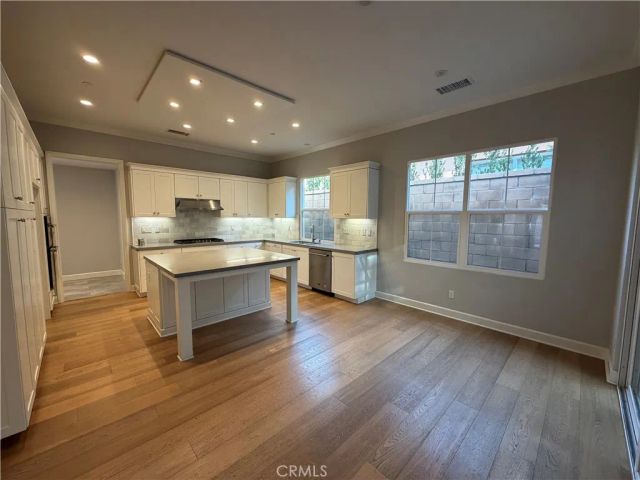 58 Tollson, Irvine, CA 92620