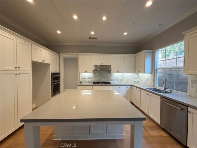 58 Tollson, Irvine, CA 92620