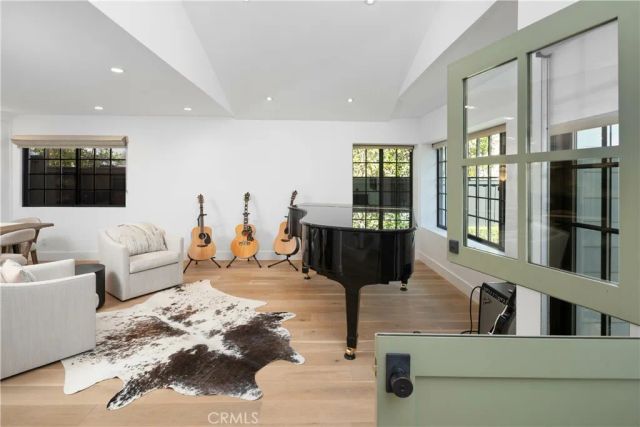 589 W Grandview Avenue, Sierra Madre, CA 91024