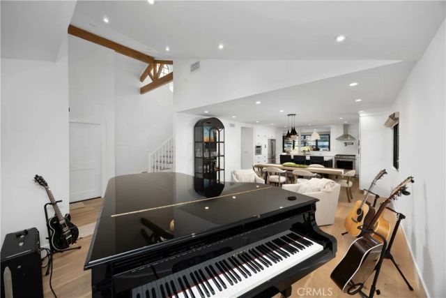 589 W Grandview Avenue, Sierra Madre, CA 91024