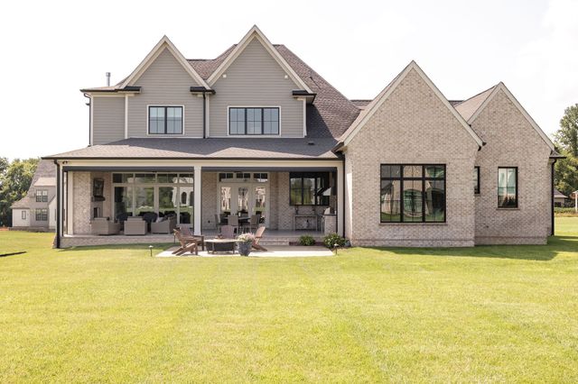6340 Percheron Ln, Arrington, TN 37014