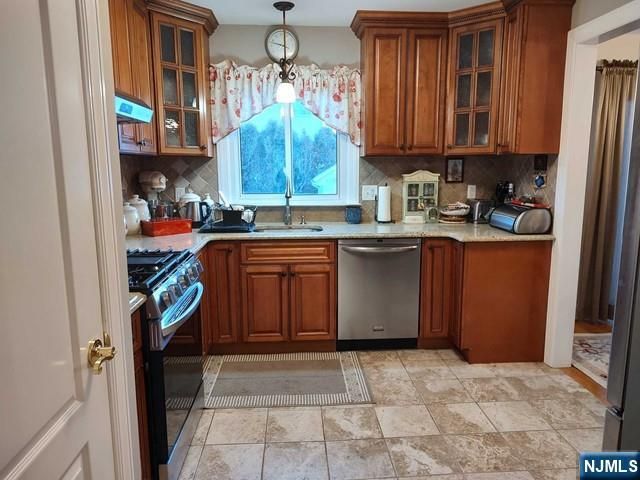 190 Martha Avenue, Elmwood Park, NJ 07407