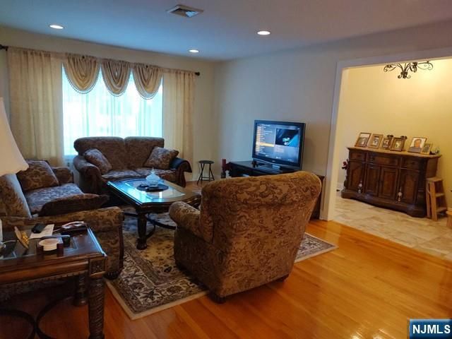 190 Martha Avenue, Elmwood Park, NJ 07407