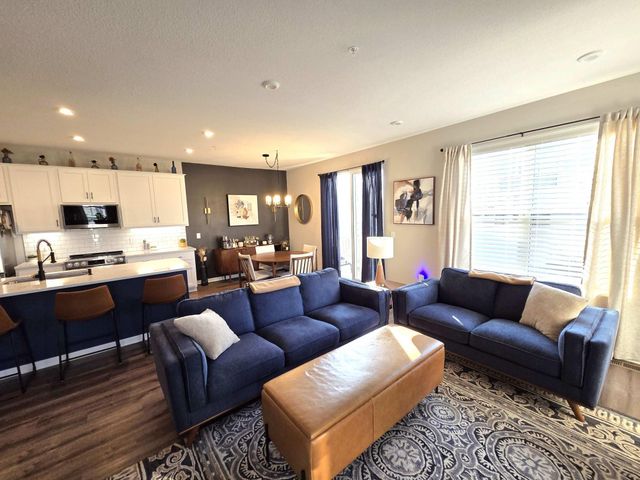 2234 Gateway Curve, North Saint Paul, MN 55109