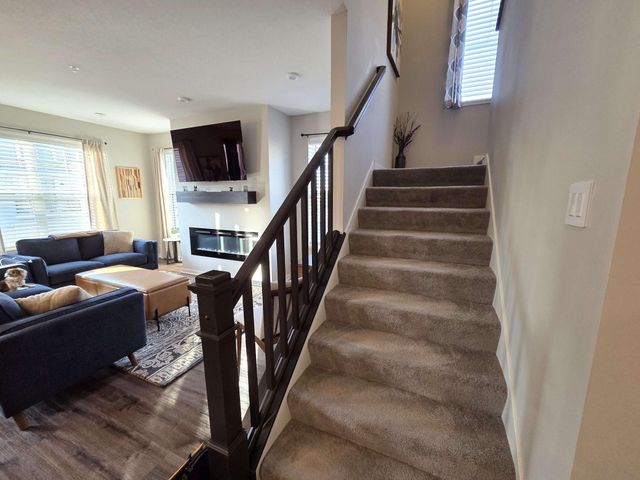 2234 Gateway Curve, North Saint Paul, MN 55109