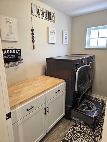 2234 Gateway Curve, North Saint Paul, MN 55109