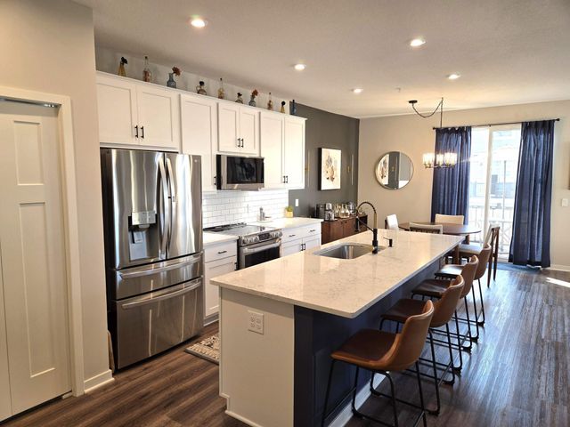 2234 Gateway Curve, North Saint Paul, MN 55109