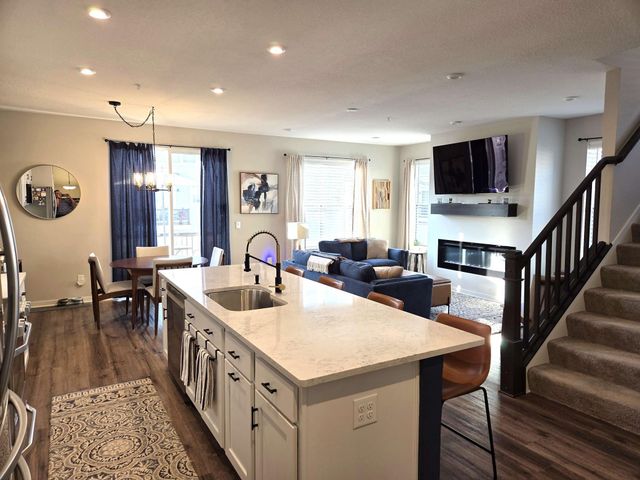 2234 Gateway Curve, North Saint Paul, MN 55109