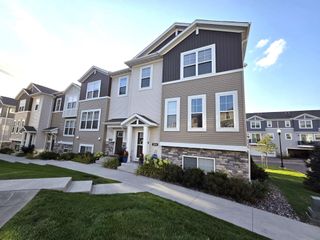 2234 Gateway Curve, North Saint Paul, MN 55109