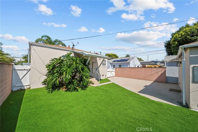 1733 S Carmelina Avenue, Los Angeles, CA 90025