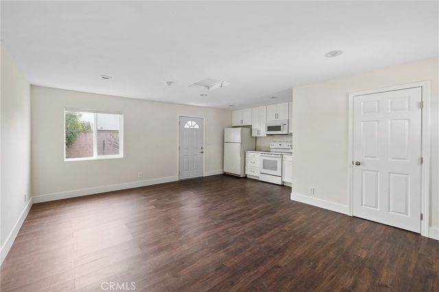 1733 S Carmelina Avenue, Los Angeles, CA 90025