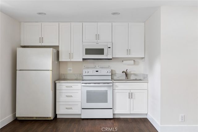 1733 S Carmelina Avenue, Los Angeles, CA 90025