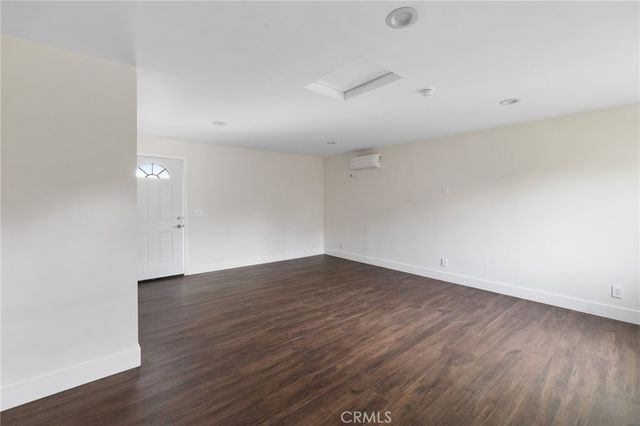 1733 S Carmelina Avenue, Los Angeles, CA 90025