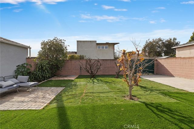 1733 S Carmelina Avenue, Los Angeles, CA 90025