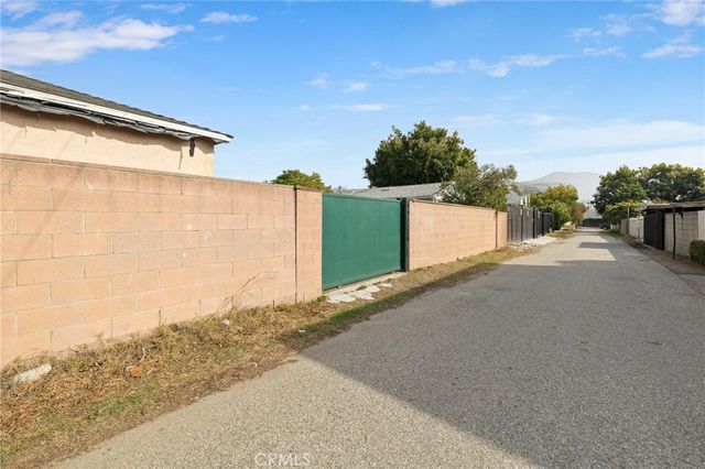 1733 S Carmelina Avenue, Los Angeles, CA 90025