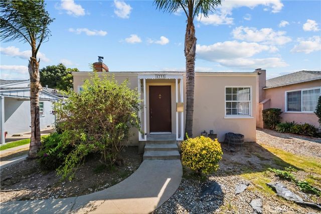 1733 S Carmelina Avenue, Los Angeles, CA 90025