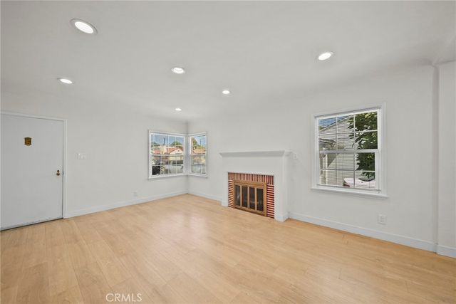 1733 S Carmelina Avenue, Los Angeles, CA 90025