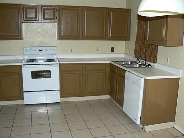 1317 E Miller Drive E, Cedar Hill, TX 75104