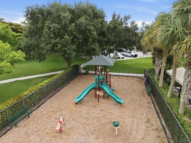 7850 Red Mahogany Road, Boynton Beach, FL 33437