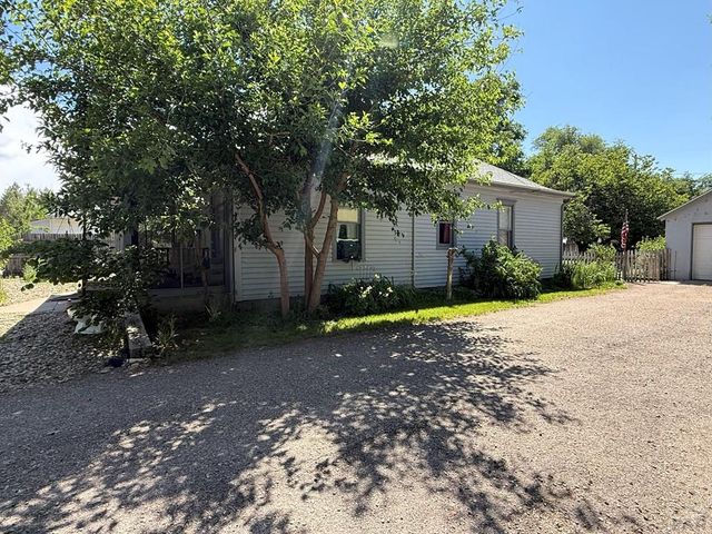 109 N Catalpa, Manzanola, CO 81058