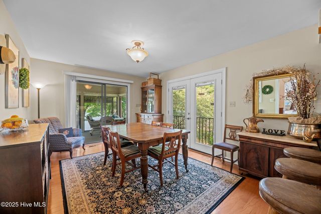 6018 Cardinal Drive, New Bern, NC 28560