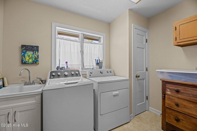 6018 Cardinal Drive, New Bern, NC 28560