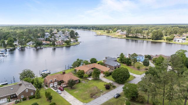6018 Cardinal Drive, New Bern, NC 28560