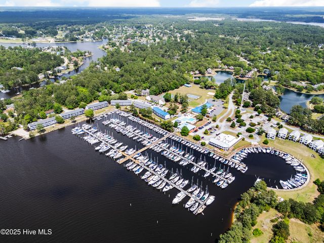 6018 Cardinal Drive, New Bern, NC 28560