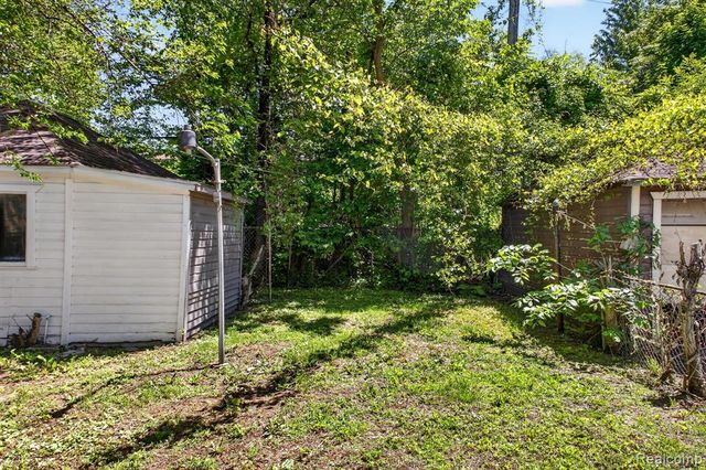 15110 Cruse Street, Detroit, MI 48227