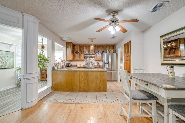 5244 Hill Ridge Drive, Fort Worth, TX 76135