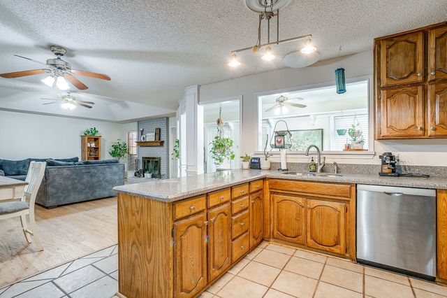 5244 Hill Ridge Drive, Fort Worth, TX 76135