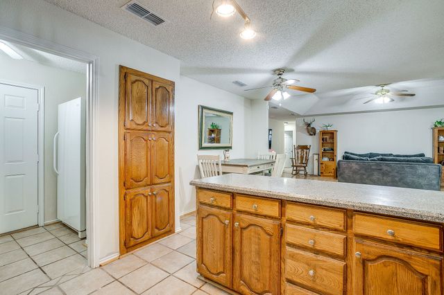 5244 Hill Ridge Drive, Fort Worth, TX 76135