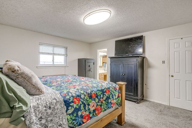 5244 Hill Ridge Drive, Fort Worth, TX 76135