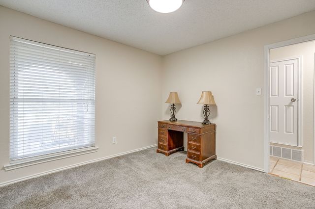 5244 Hill Ridge Drive, Fort Worth, TX 76135