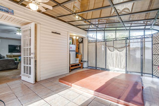 5244 Hill Ridge Drive, Fort Worth, TX 76135