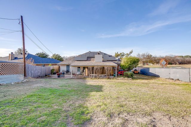 5244 Hill Ridge Drive, Fort Worth, TX 76135