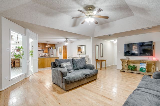 5244 Hill Ridge Drive, Fort Worth, TX 76135