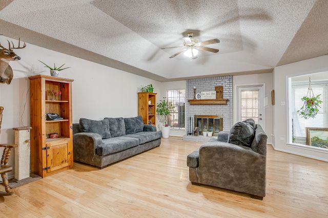 5244 Hill Ridge Drive, Fort Worth, TX 76135